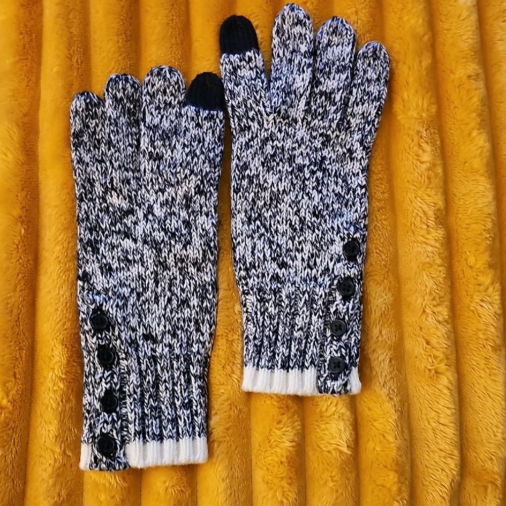 Women's Gloves - Picture 3 of 15
